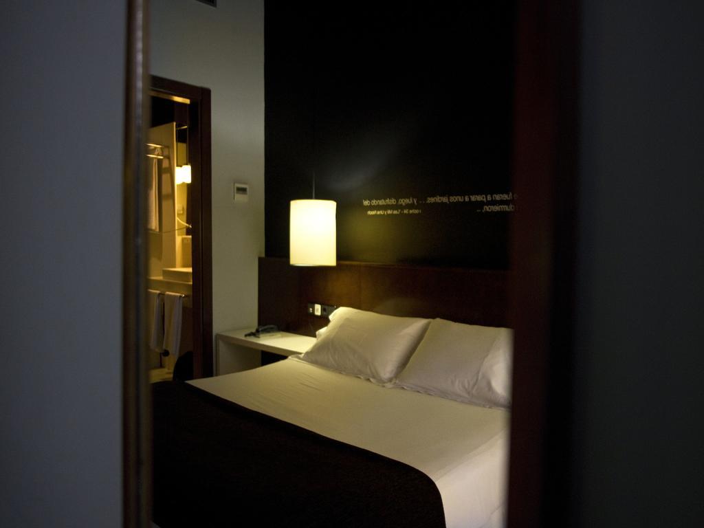 Hostal Badaloni Badalona Rom bilde