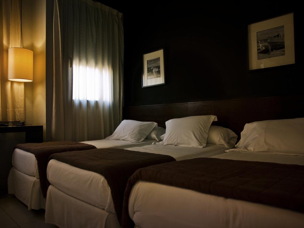 Hostal Badaloni Badalona Rom bilde